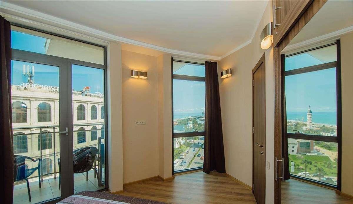Royal Apartments Batumi Exterior foto
