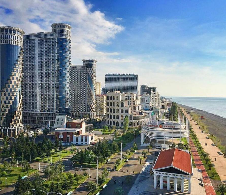Royal Apartments Batumi Exterior foto